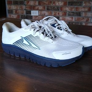Altra men's Provision 4 running shoes size 9
